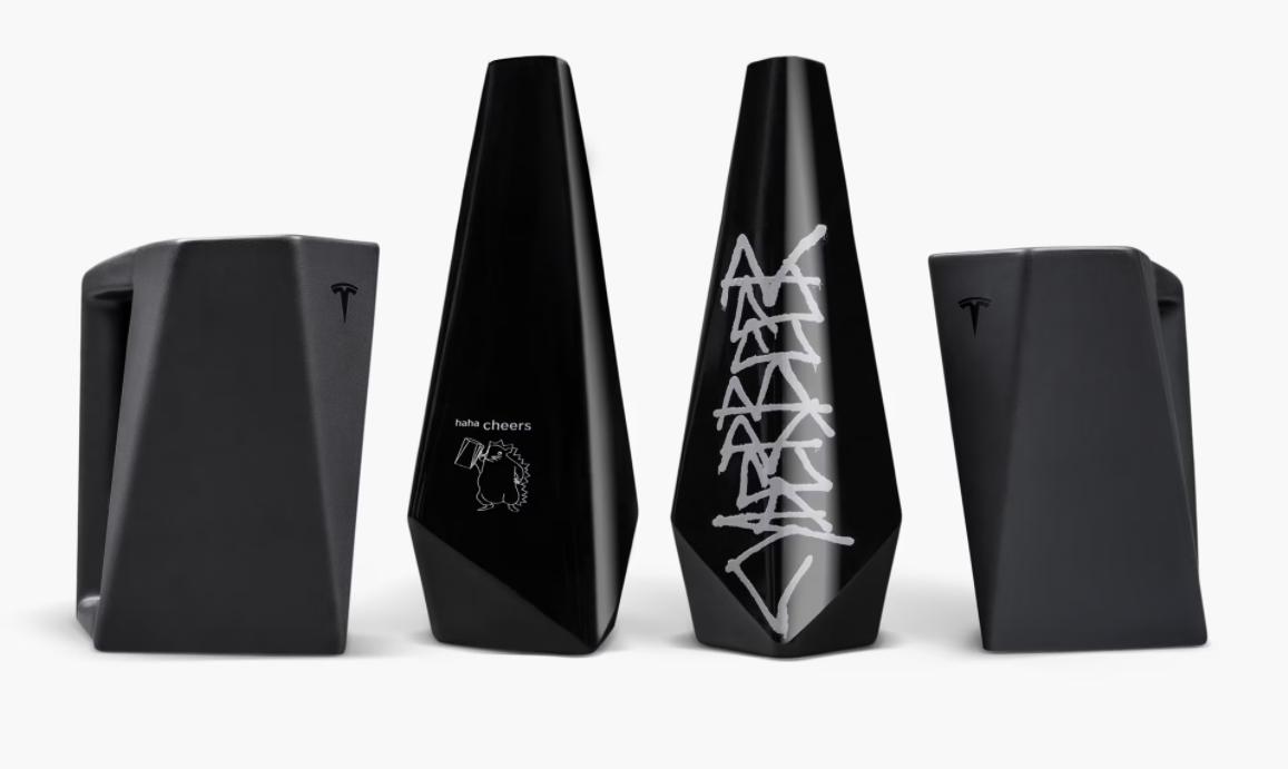 特斯拉美國發布賽博啤酒套裝 ：兩瓶啤酒售價達150美元