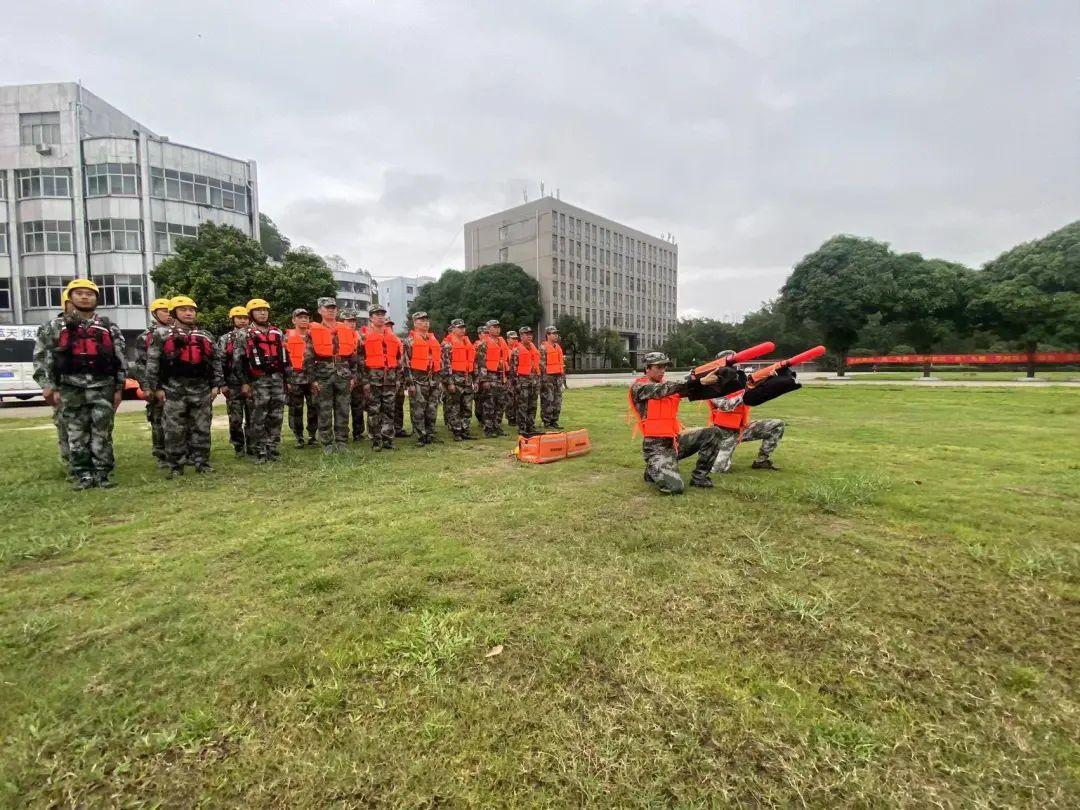 抗擊颱風“蘇拉”，人民子弟兵在行動！
