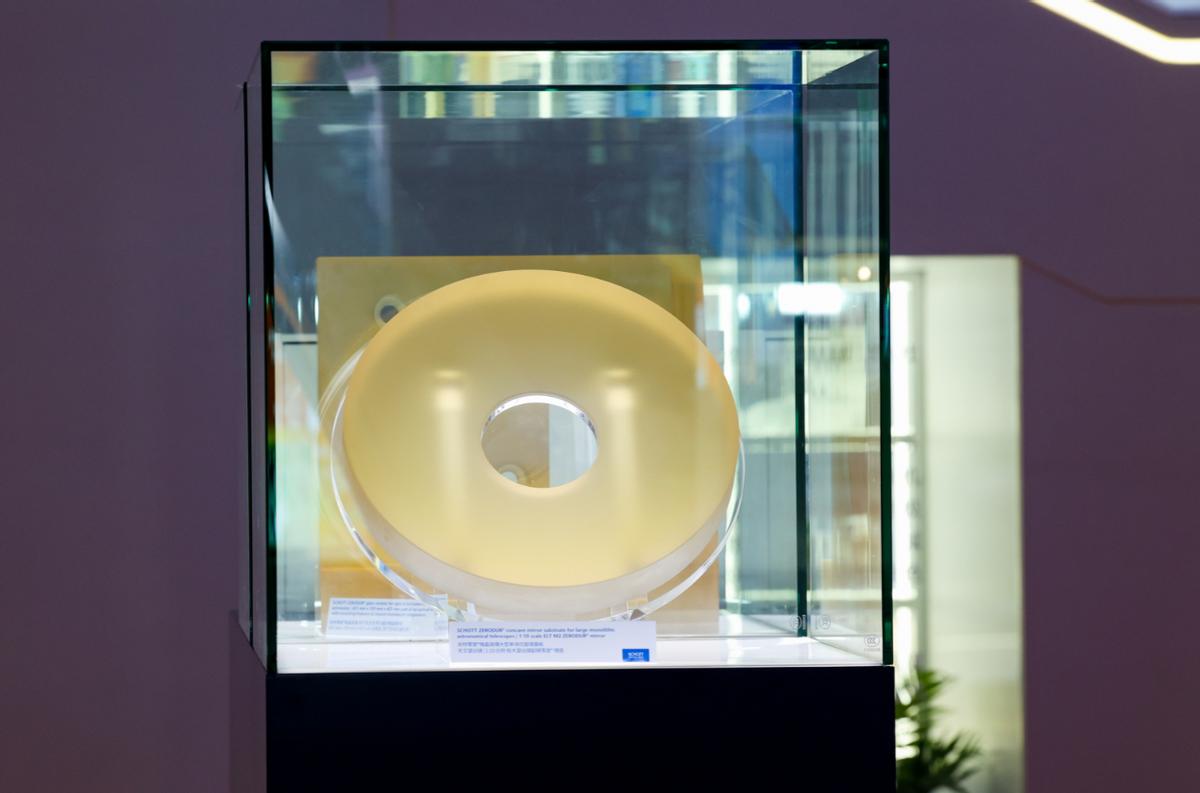 天文望遠鏡的“視網膜”首秀進博會，爲觀衆帶來“億倍視野”