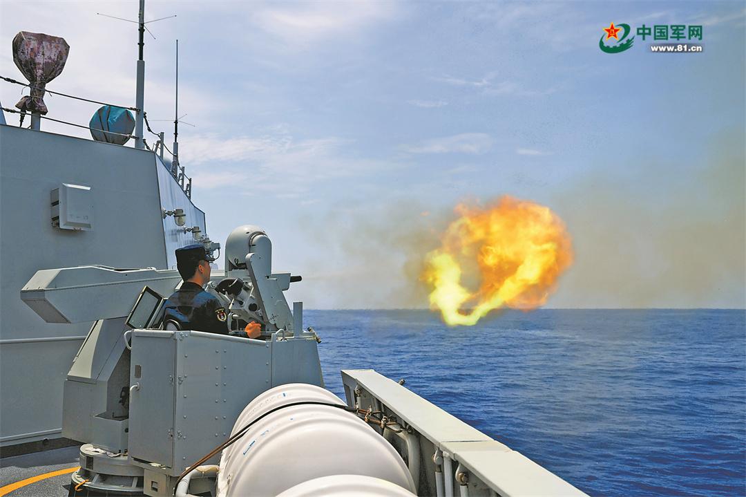 碧海藍天交鋒激烈！海軍某支隊攜手空軍部隊開展實戰化演練