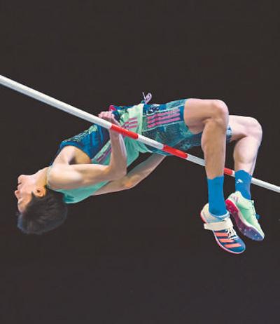 以2米32的成績達標2023布達佩斯世錦賽，跳高選手王振——  保持低調態度  躍向更高目標（運動人生）