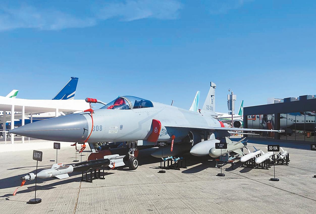 迪拜航展，中國元素亮眼，中巴“梟龍”很吸睛