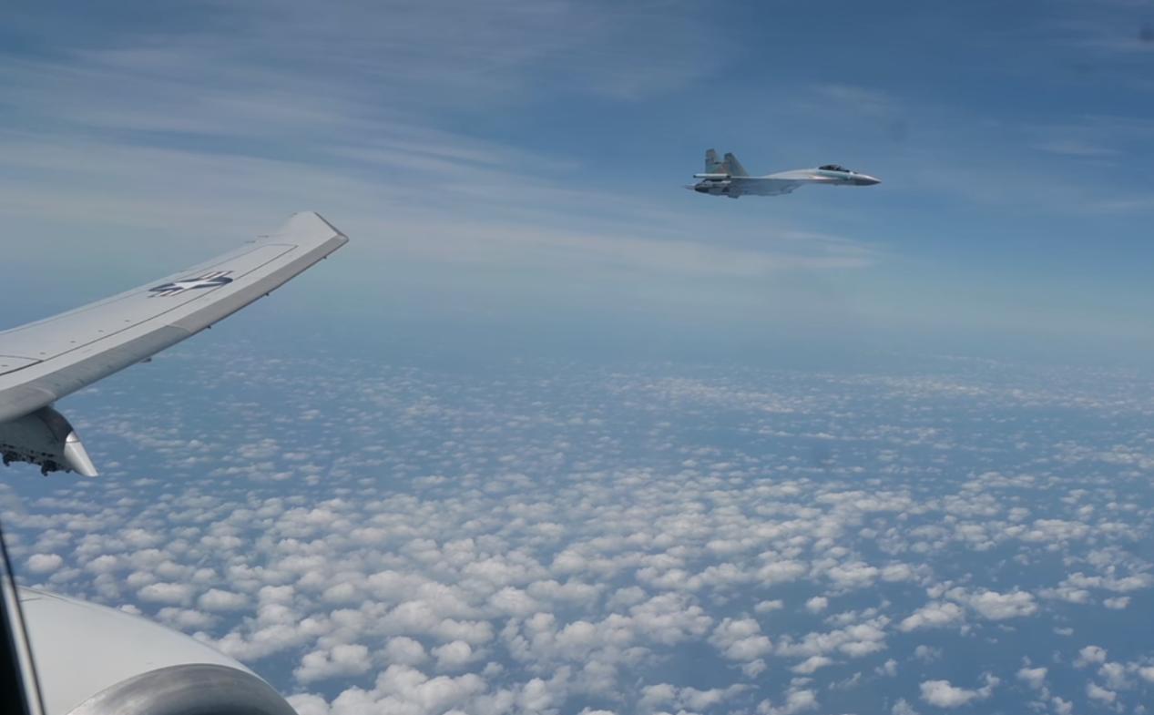 張冠李戴？美媒發佈“解放軍殲-11戰機”畫面，疑似弄錯飛機型號