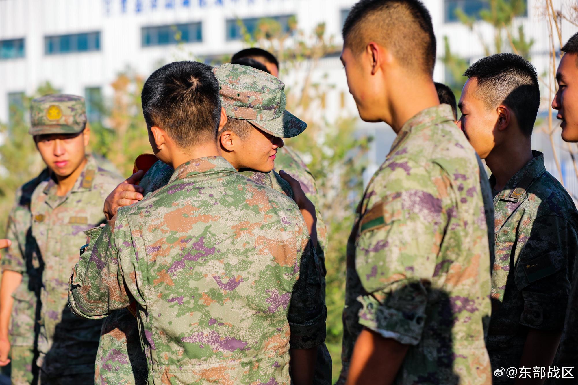 退伍季，野外駐訓歡送退伍老兵