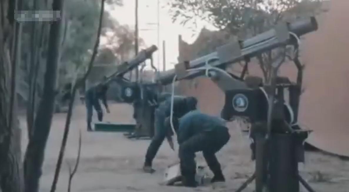 畫面曝光！美媒：哈馬斯公開打擊以軍直升機畫面，自制防空系統現身