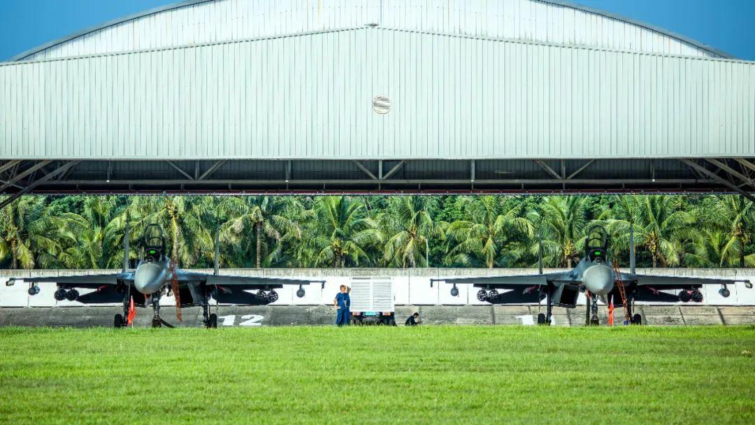 大機羣、多彈種，直擊海地靶實彈射擊訓練