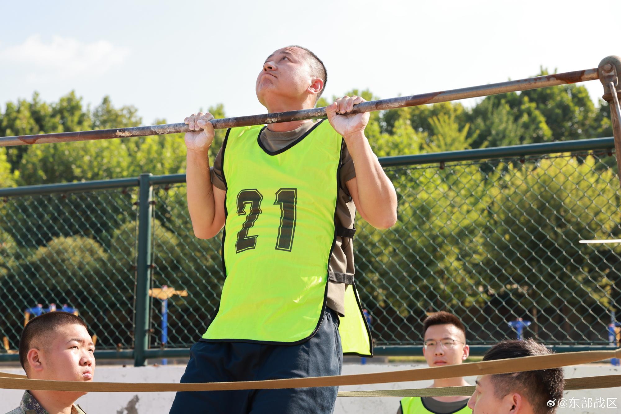 東部戰區空軍某部“鷹眼·礪刃”軍事崗位能力比武競賽拉開戰幕