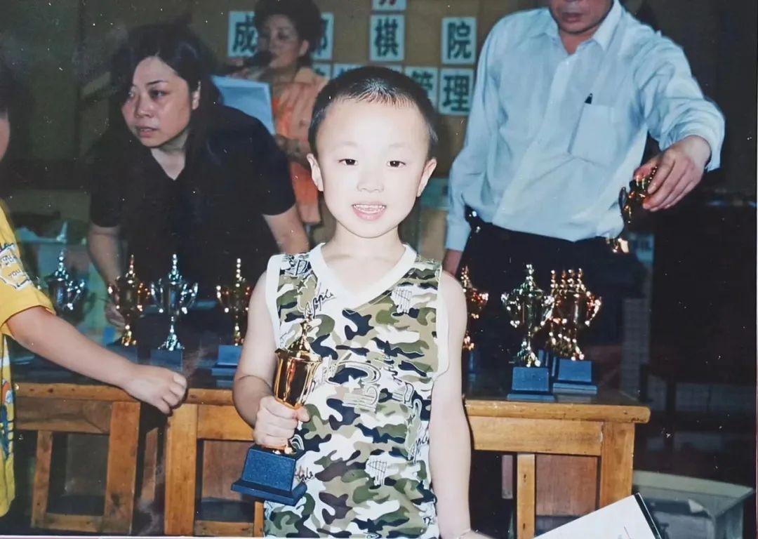 國家一級圍棋運動員晉礴戩，直招當軍官！