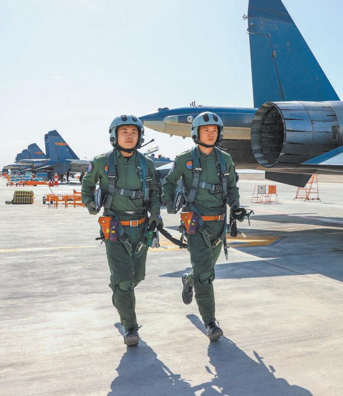 果斷擊發！雛鷹試翼雲天，順利完成結業前關鍵課目
