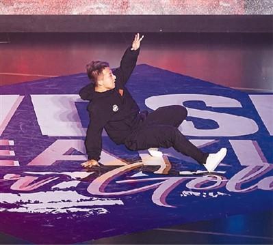 中國選手在霹靂舞亞錦賽摘銀