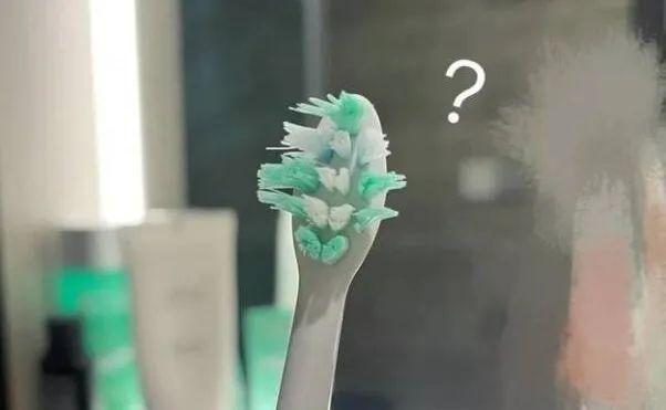 牙刷都刷“炸毛”了，牙齒怎麼還刷不乾淨？