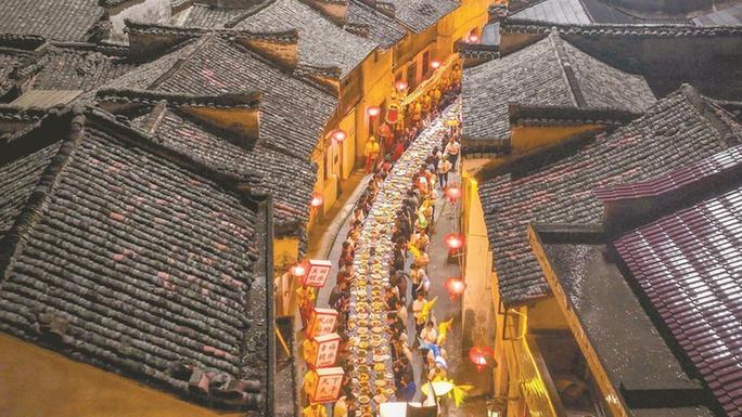 千年古鎮“三燈”齊聚——民俗慶端午