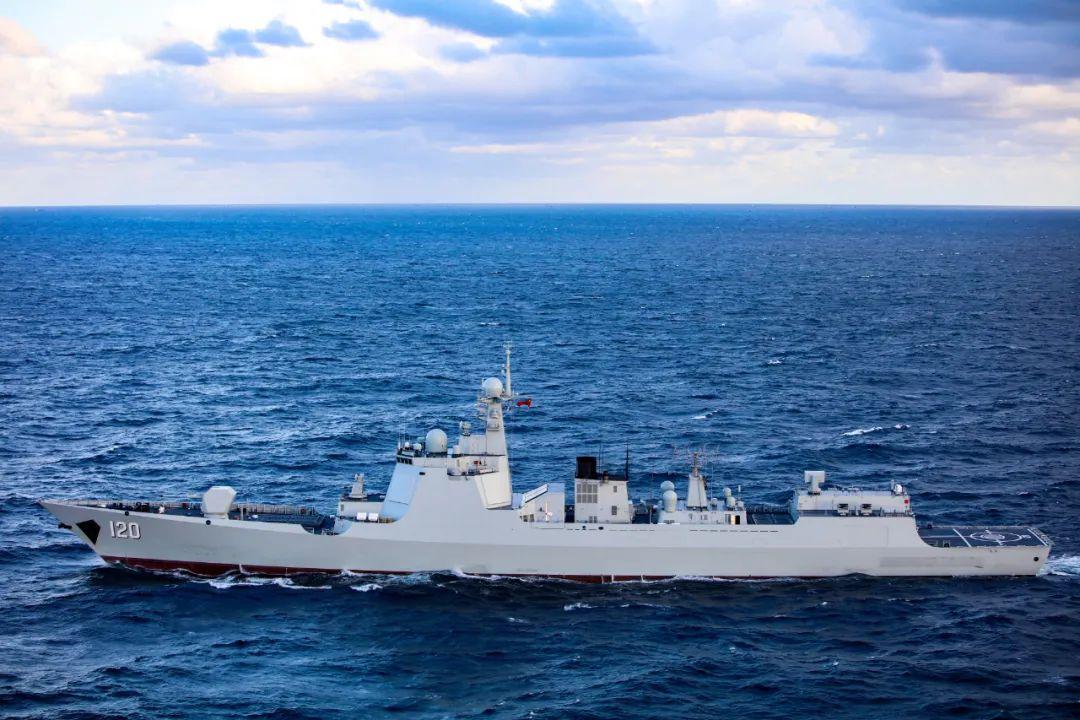 黃海某海域，戰艦鏖戰正酣