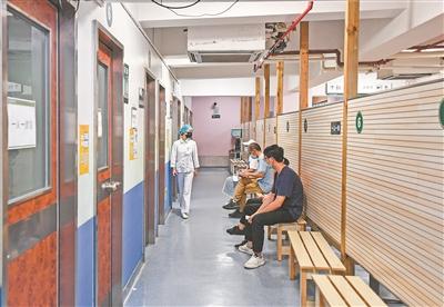 全國多家醫院已開設夜間門診 方便患者上班看病兩不誤