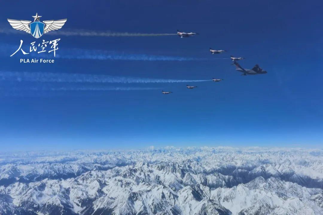 一站直飛數千公里！運油-20和殲-10以這種方式向全國人民拜年！