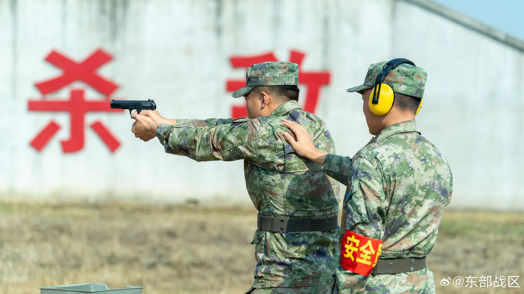 讓子彈飛！直擊東部戰區空軍實彈射擊考覈現場