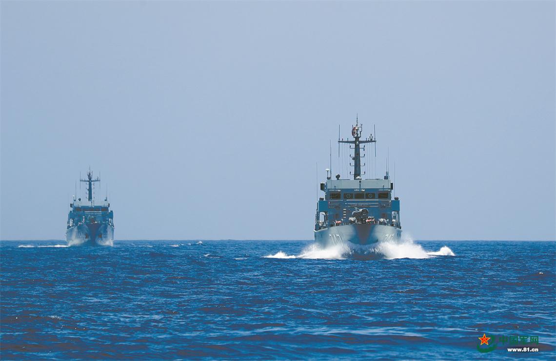 破浪馳騁、勇闖雷海，海軍某掃雷艦大隊開展反水雷訓練