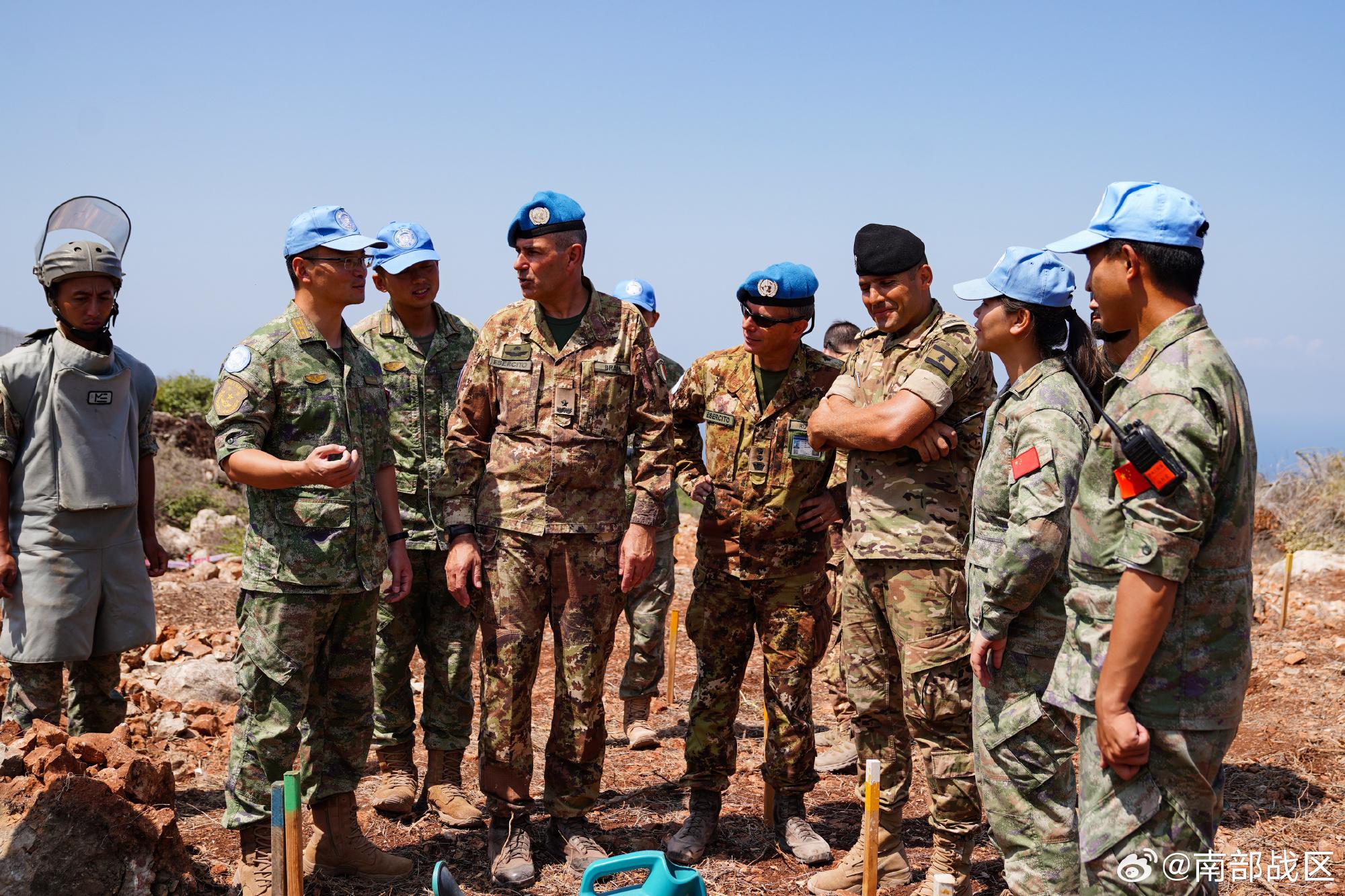 聯黎部隊西區司令訪問我維和部隊任務雷場