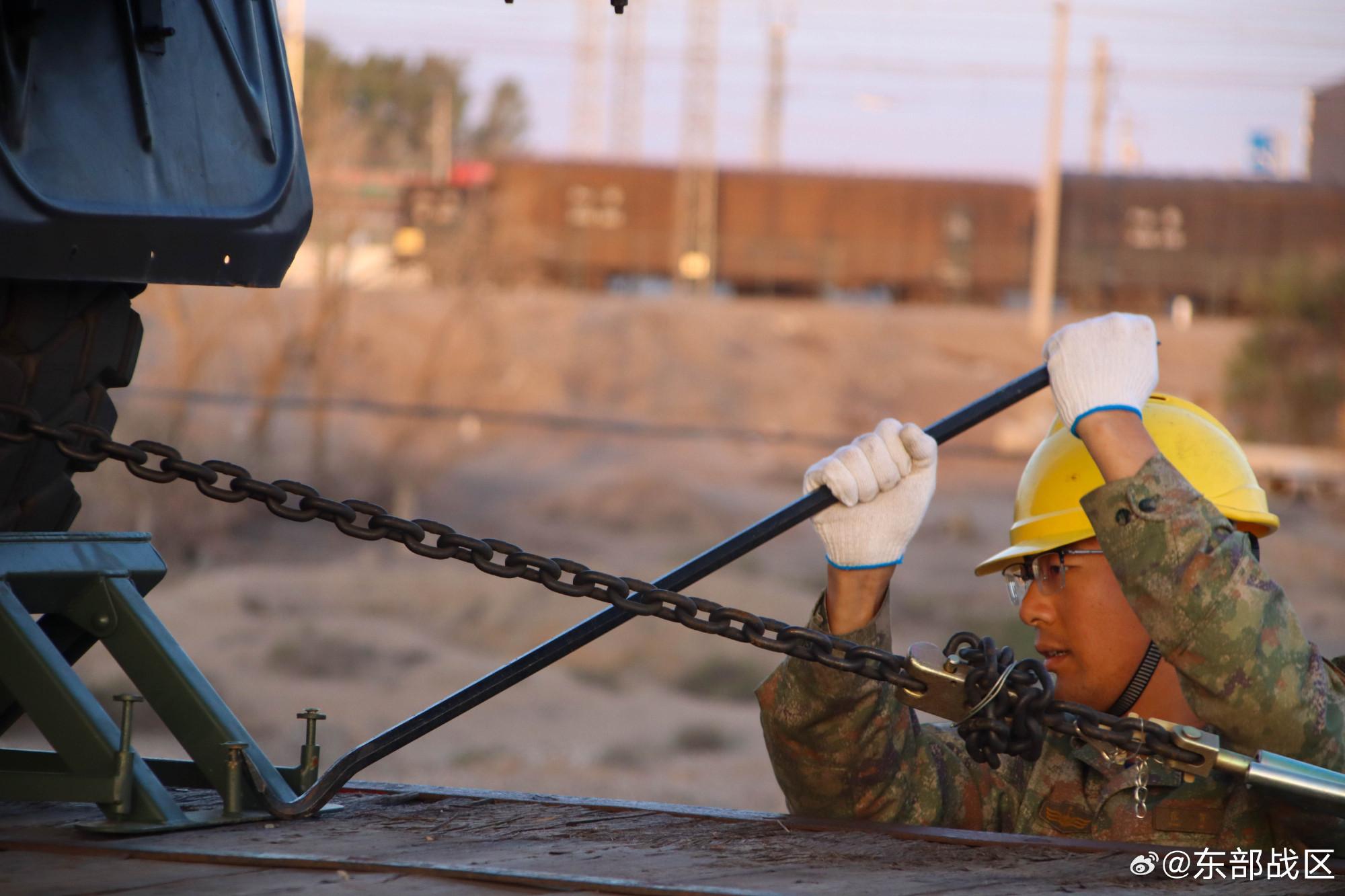 直擊東部戰區練兵備戰現場：野外駐訓錘鍊打贏硬功