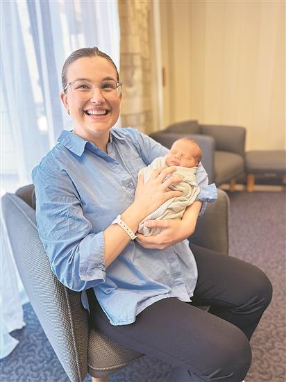澳大利亞首個移植子宮內孕育的嬰兒誕生