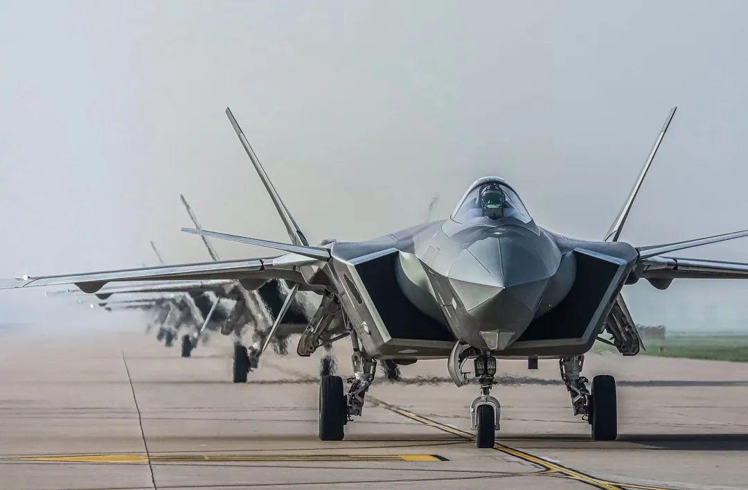 殲-20飛行員：升空就是作戰！