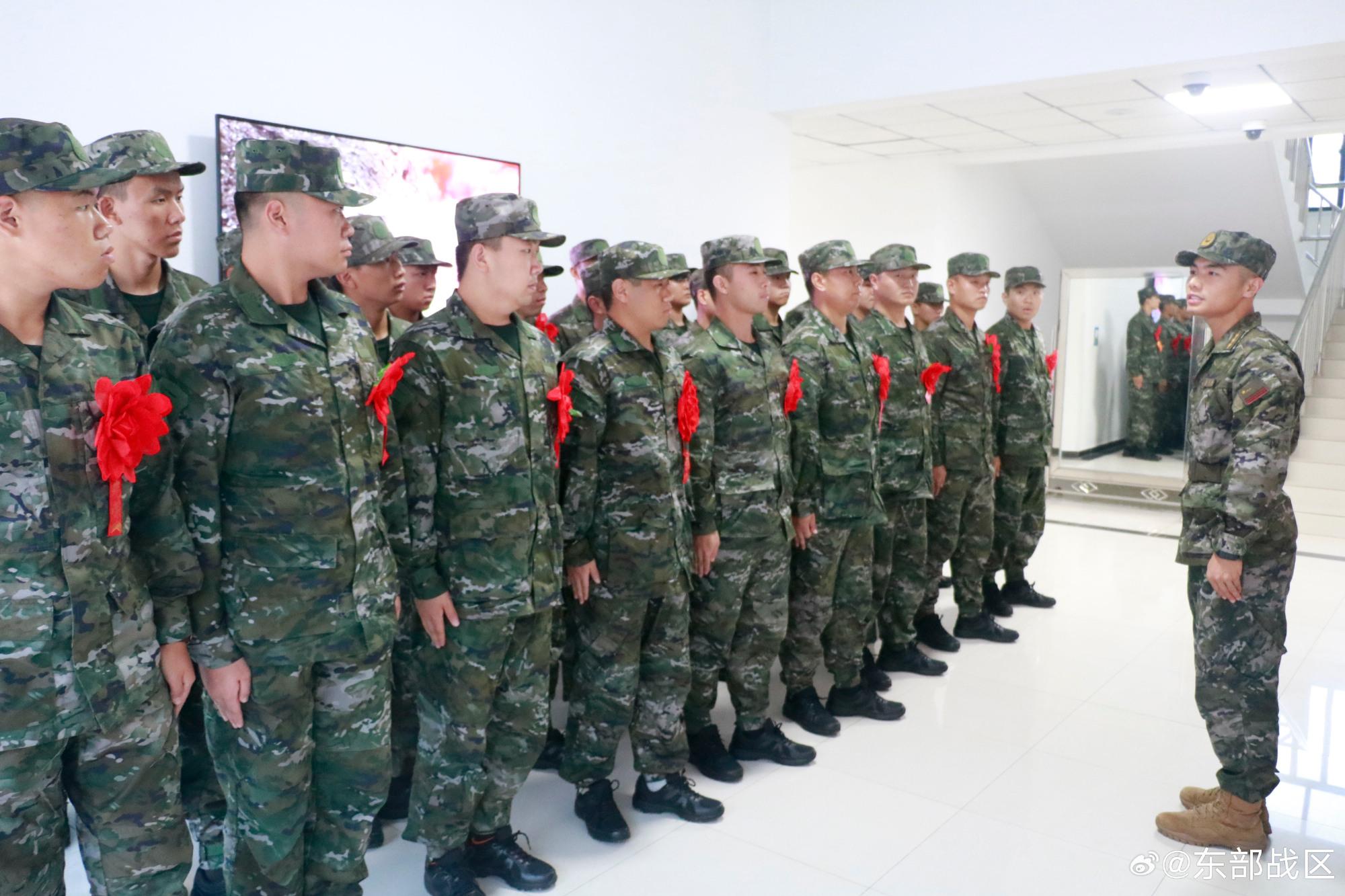 滿懷豪情入軍營