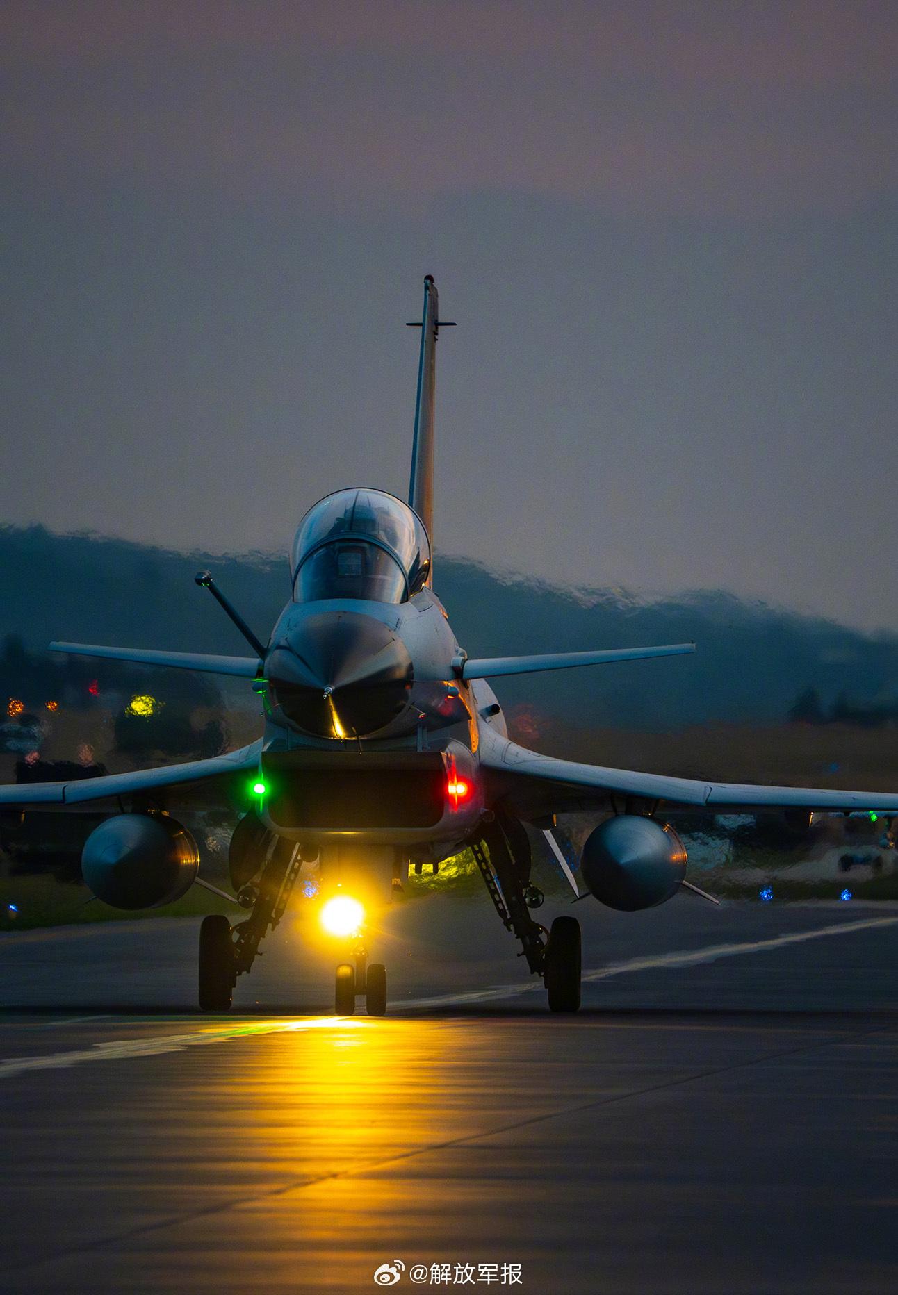 分享給你！空軍戰機晝夜出擊精彩畫面