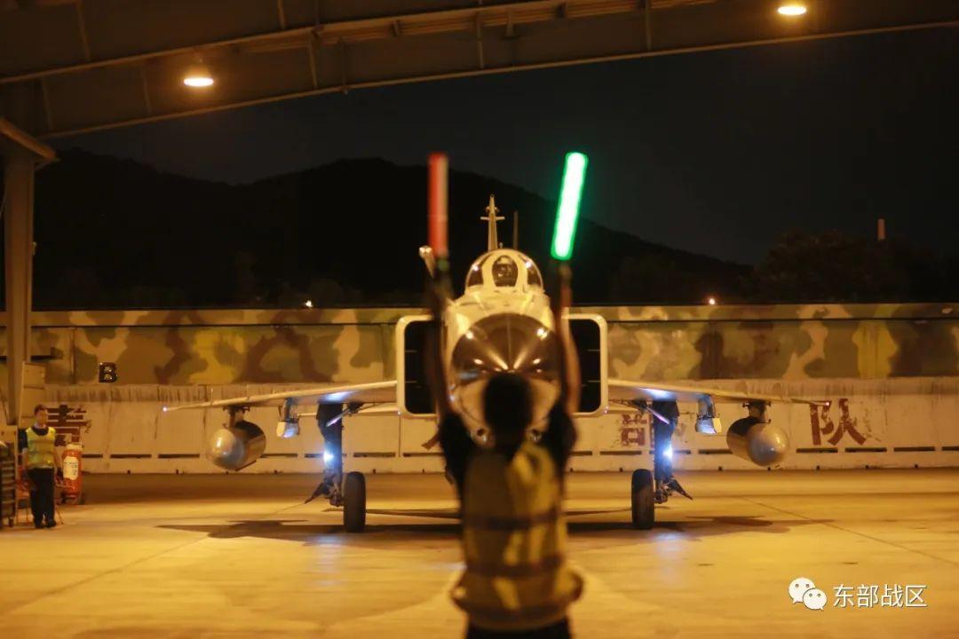 這場戰鬥，跨越白晝到黑夜