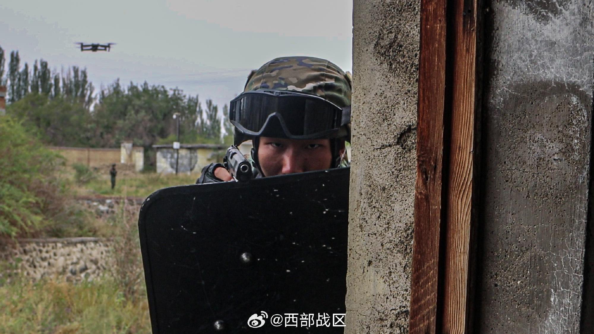 滿屏炫酷！特戰隊員野外極限訓練震撼來襲