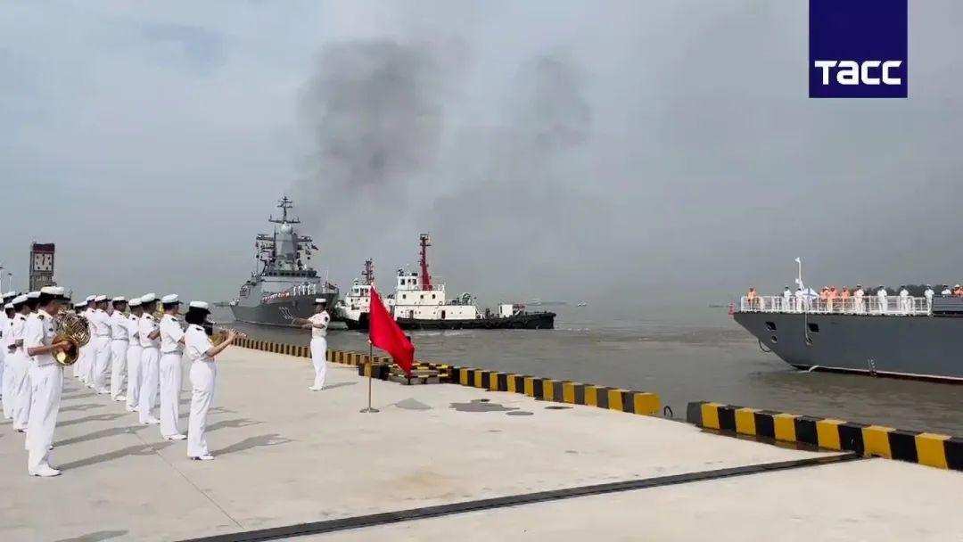 現場視頻！俄海軍艦艇編隊抵達上海