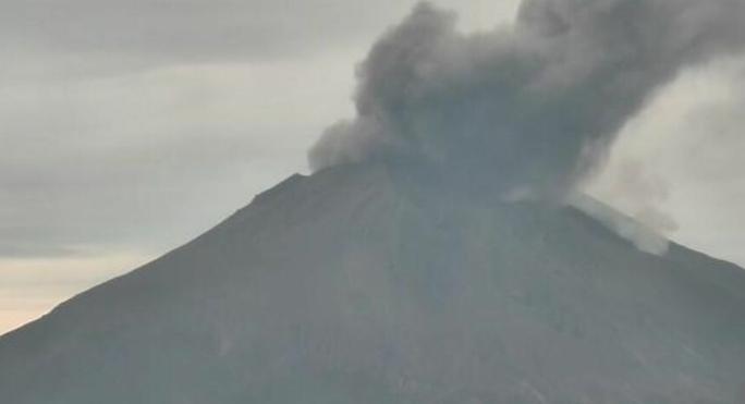 日本櫻島火山今年首次噴發 煙霧升至1200米高