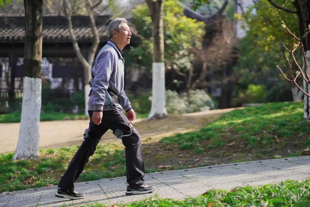 搶瘋了！15秒售罄，連樣機都賣完！售價2500元，網友：急需