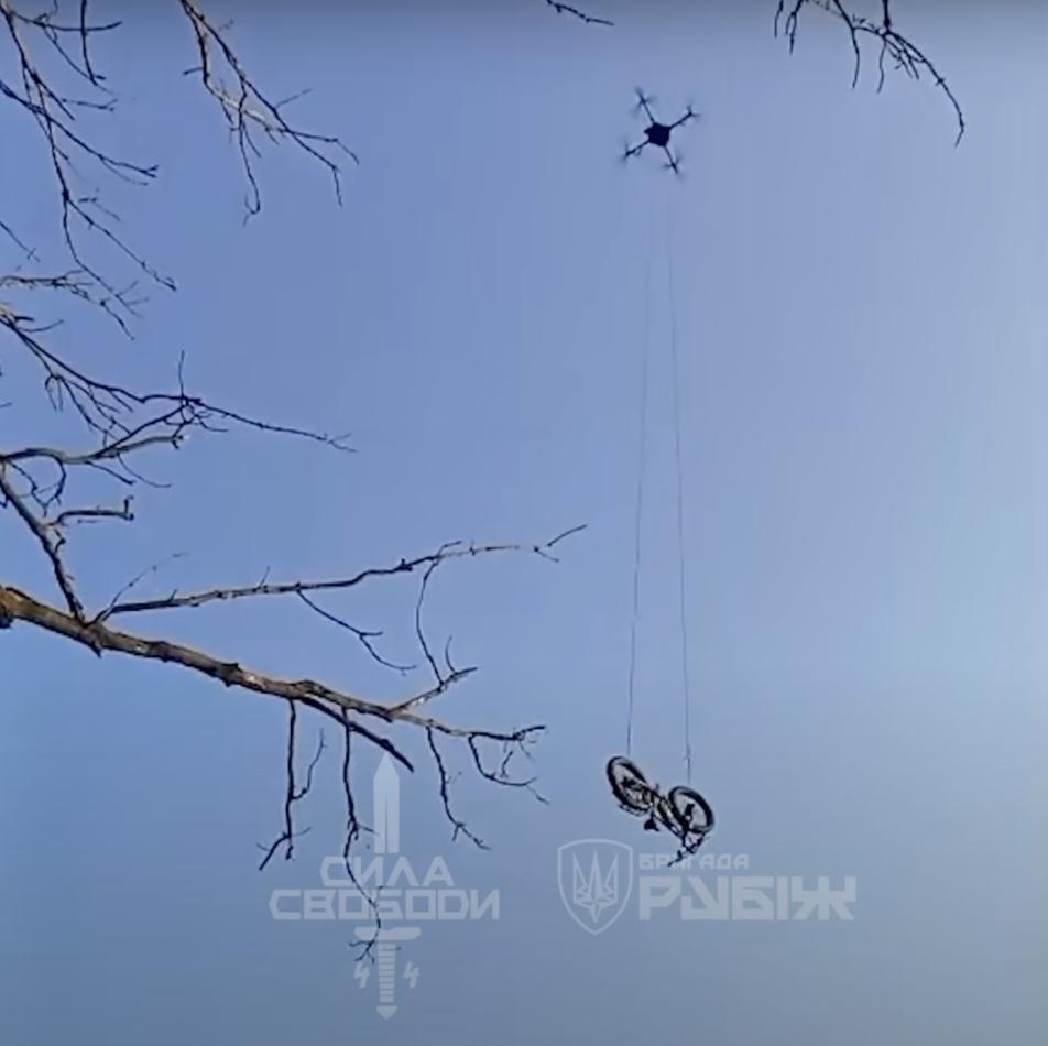 “用無人機空投電動自行車”，烏軍稱救出一名被困俄軍後方的烏克蘭士兵
