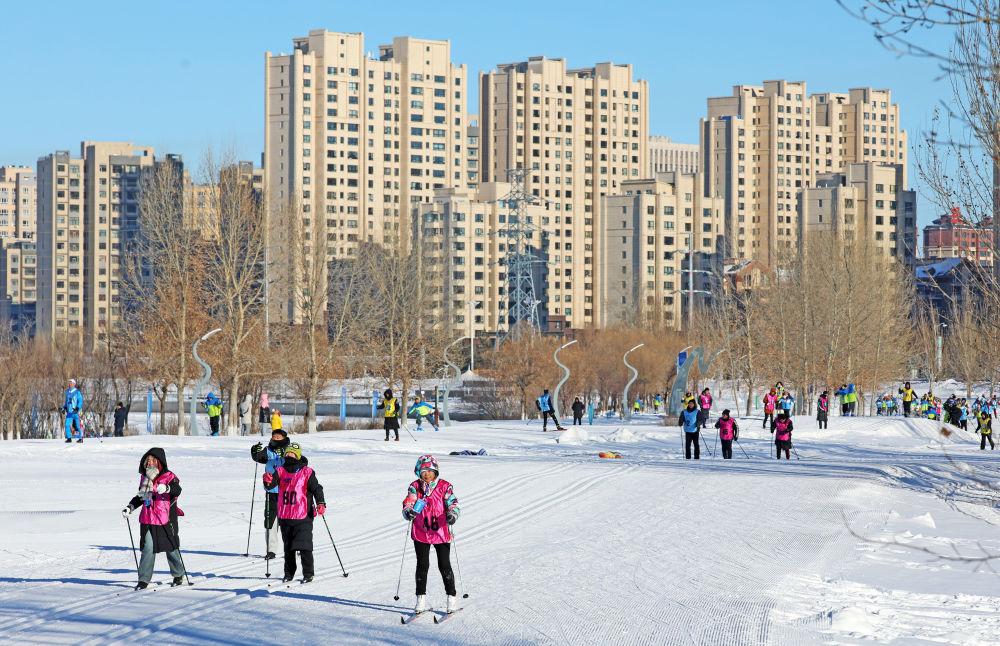 內蒙古呼倫貝爾：讓冰雪運動更“接地氣”