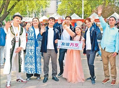拉緊同心同德、相知相親的人文紐帶（攜手同行：中國中亞合作提質升級）