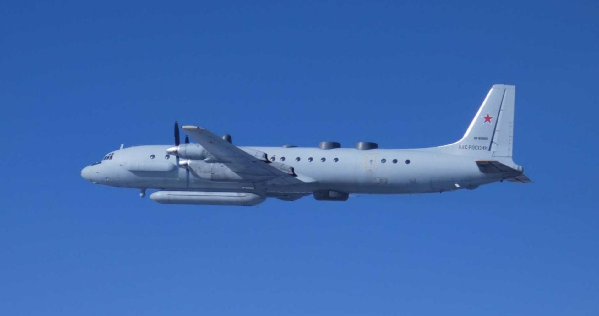 日本防衛省稱俄偵察機在日本海及鄂霍次克海上空飛行，日本航空自衛隊戰機緊急升空應對
