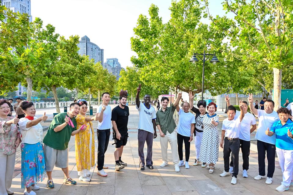 超1億人次見證！“無語哥中國行”收官，快手解鎖民間跨文化新表達