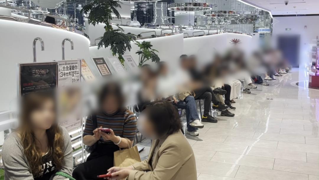 一個等位號被炒到300元？上海多家網紅餐廳被他們盯上，警察已帶走好幾個，多方緊急提醒