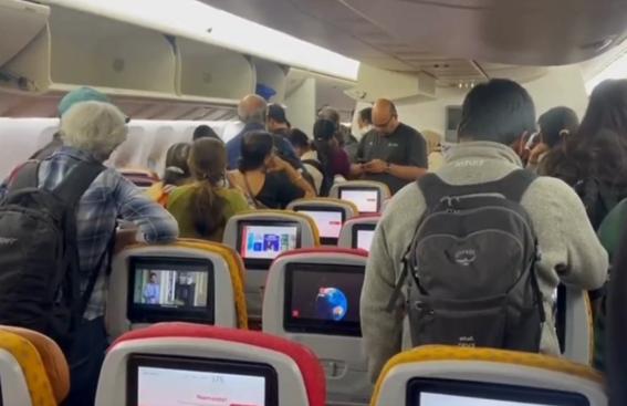 印媒：印度航空公司舊金山至孟買航班發動機出現故障，乘客在經停期間被要求下機