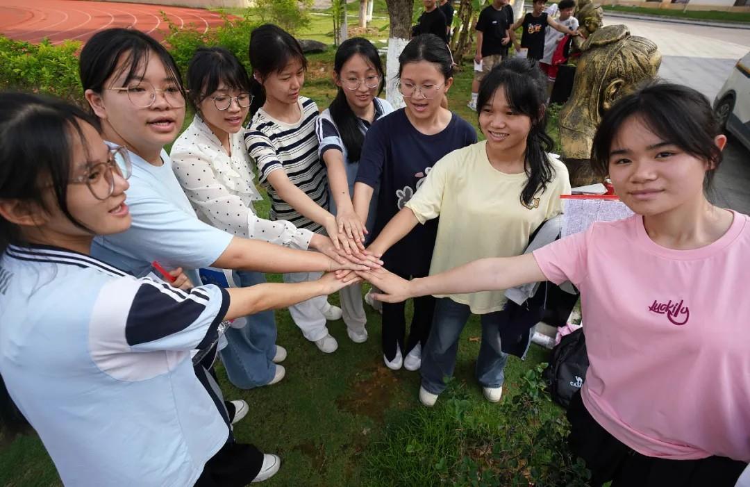 這些高考送考名場面 滿滿都是儀式感