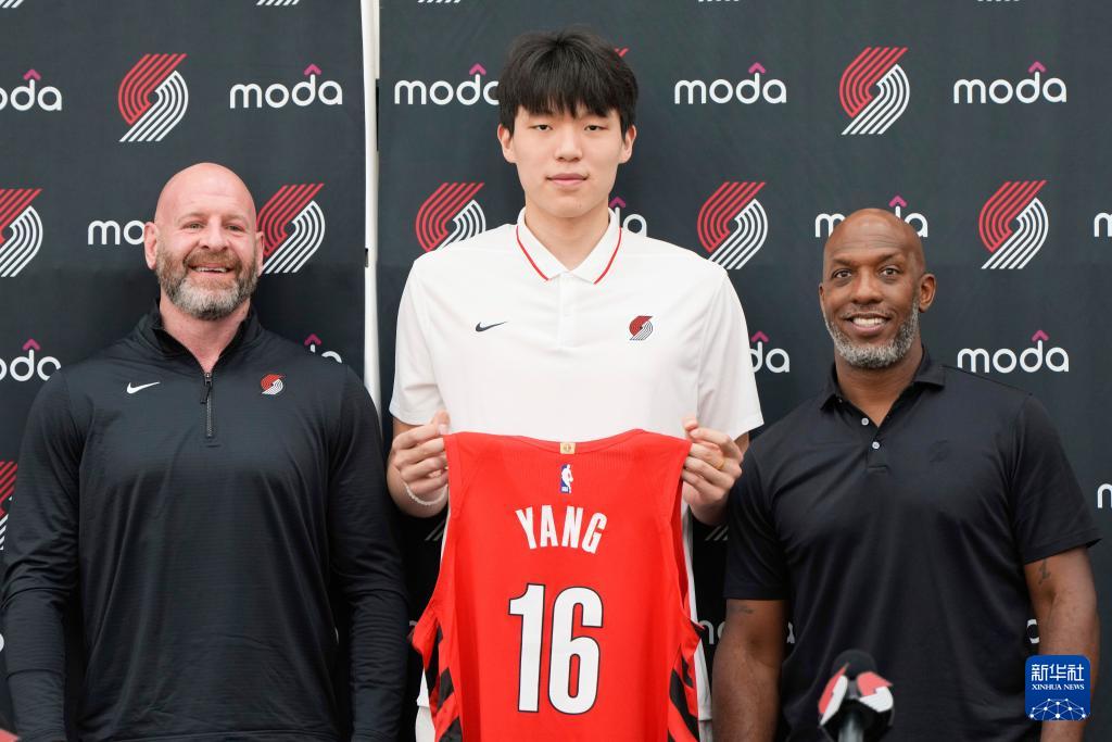 楊瀚森正式亮相NBA開拓者隊