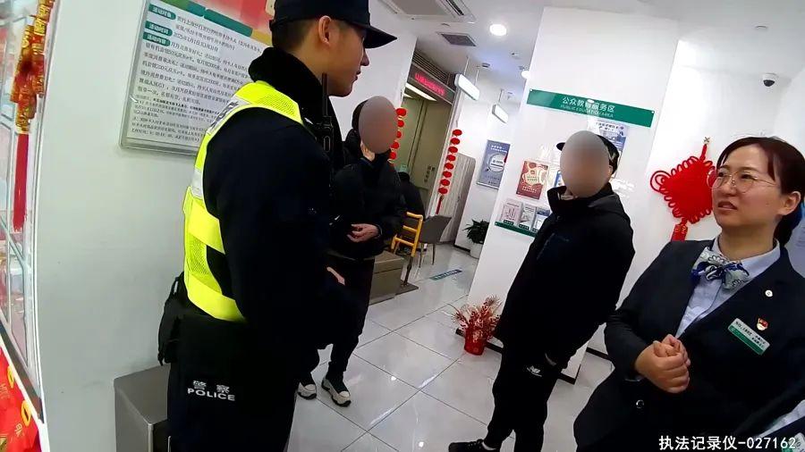上海七旬阿姨網上結識“配音導師”，學習一個多月後，才發現是詐騙！