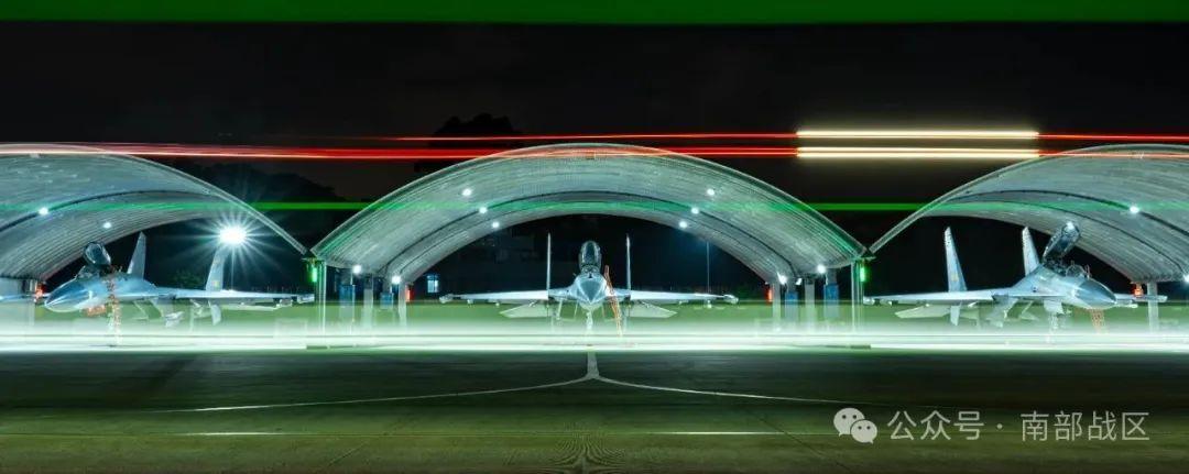 子夜出擊 長空礪劍