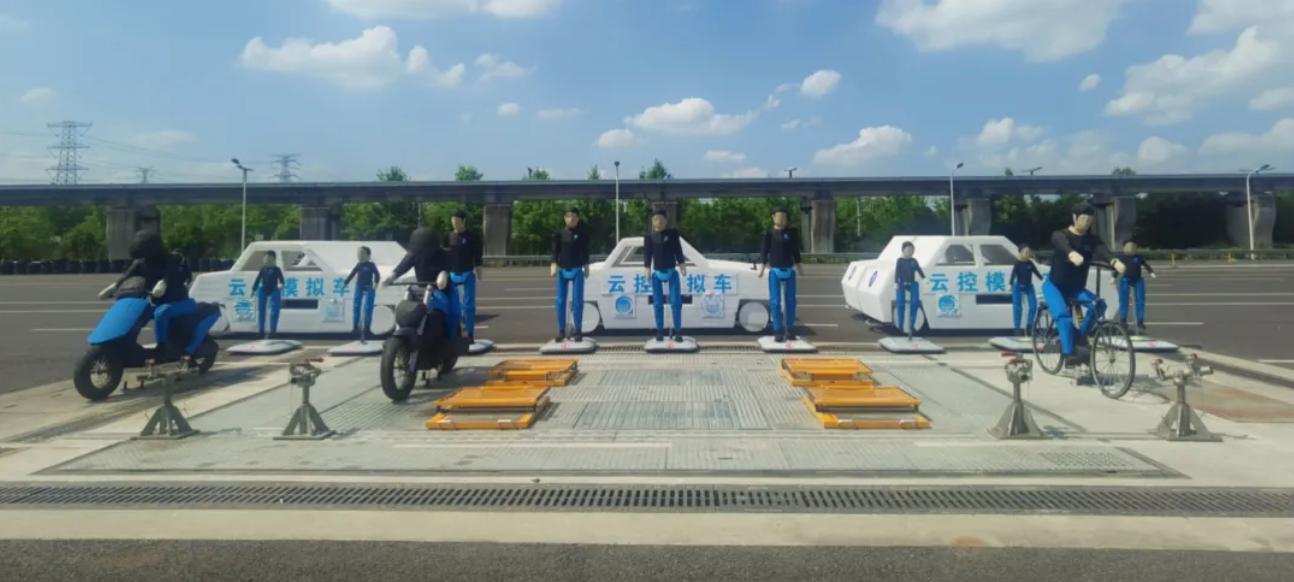 同濟大學研發出首套“智能網聯汽車雲控全無人測評系統”