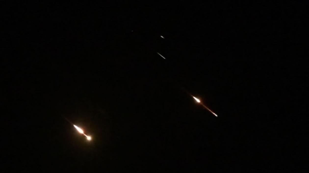 無人機搭配導彈，輿論戰同步跟進，伊朗精心策劃空襲以色列！