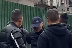 兩名男子戴仿真“人皮面具”多次入室行竊被刑拘