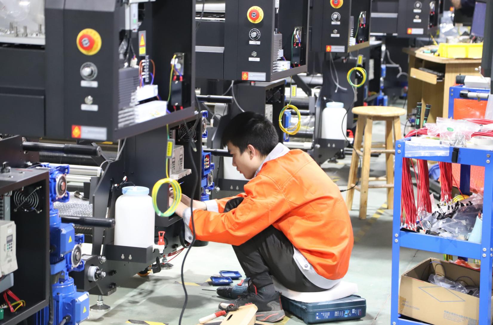 中小外貿企業開門紅 阿里國際站上有商家一下出貨8個櫃