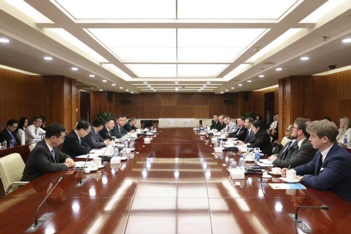 商務部副部長兼國際貿易談判副代表凌激會見英國48家集團代表團