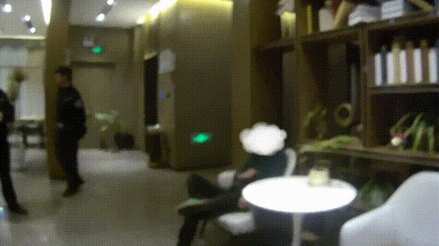 “這裏有涉黃行爲，你們快過來！”民警趕到一看，結局反轉……