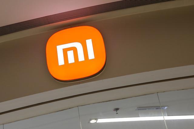 小米手機去年售價飆升19%，盧偉冰：今年將衝破6000至1萬價格段